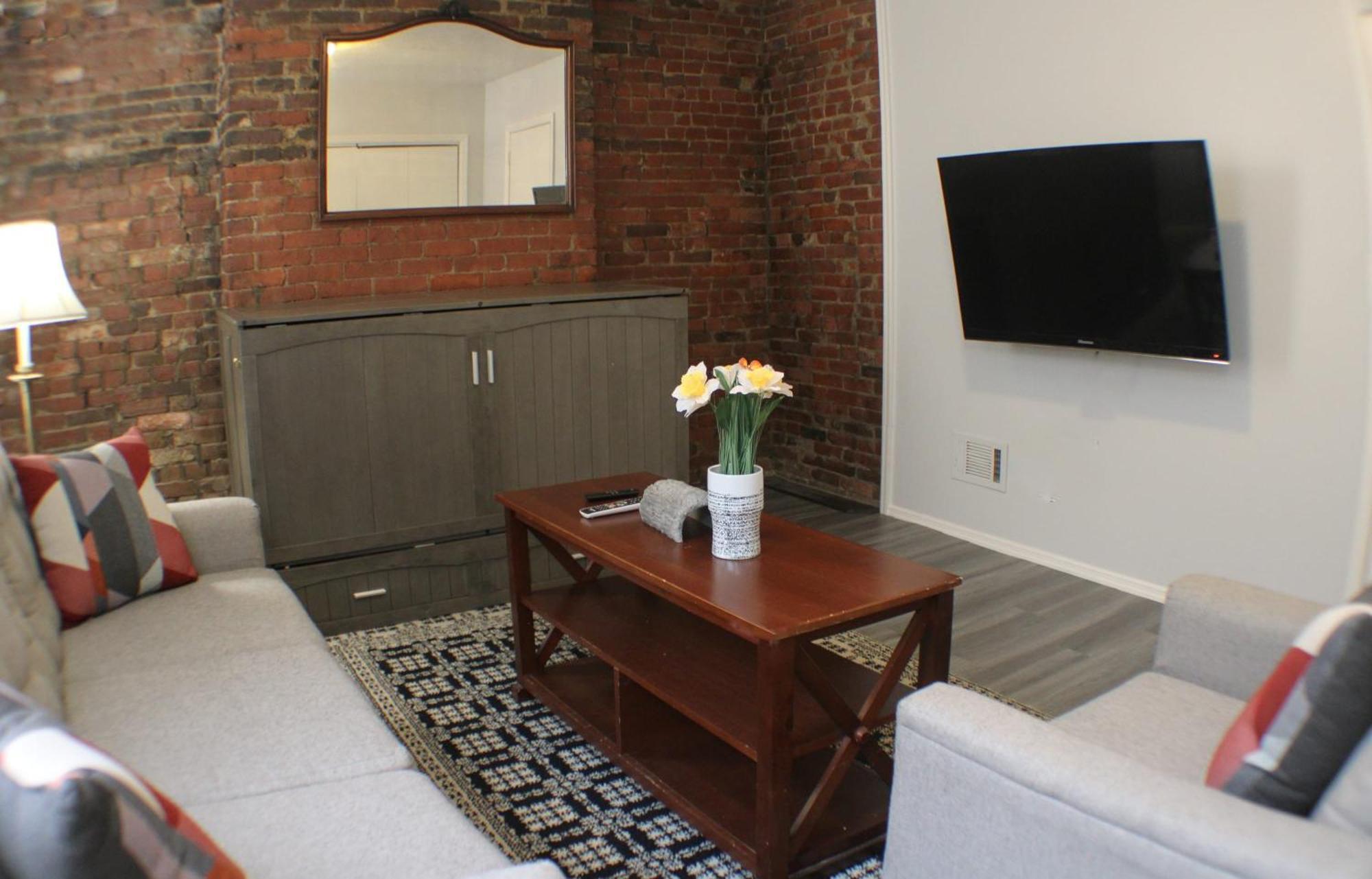2 Bedroom East Carson Street Sanctuary Питсбърг Екстериор снимка